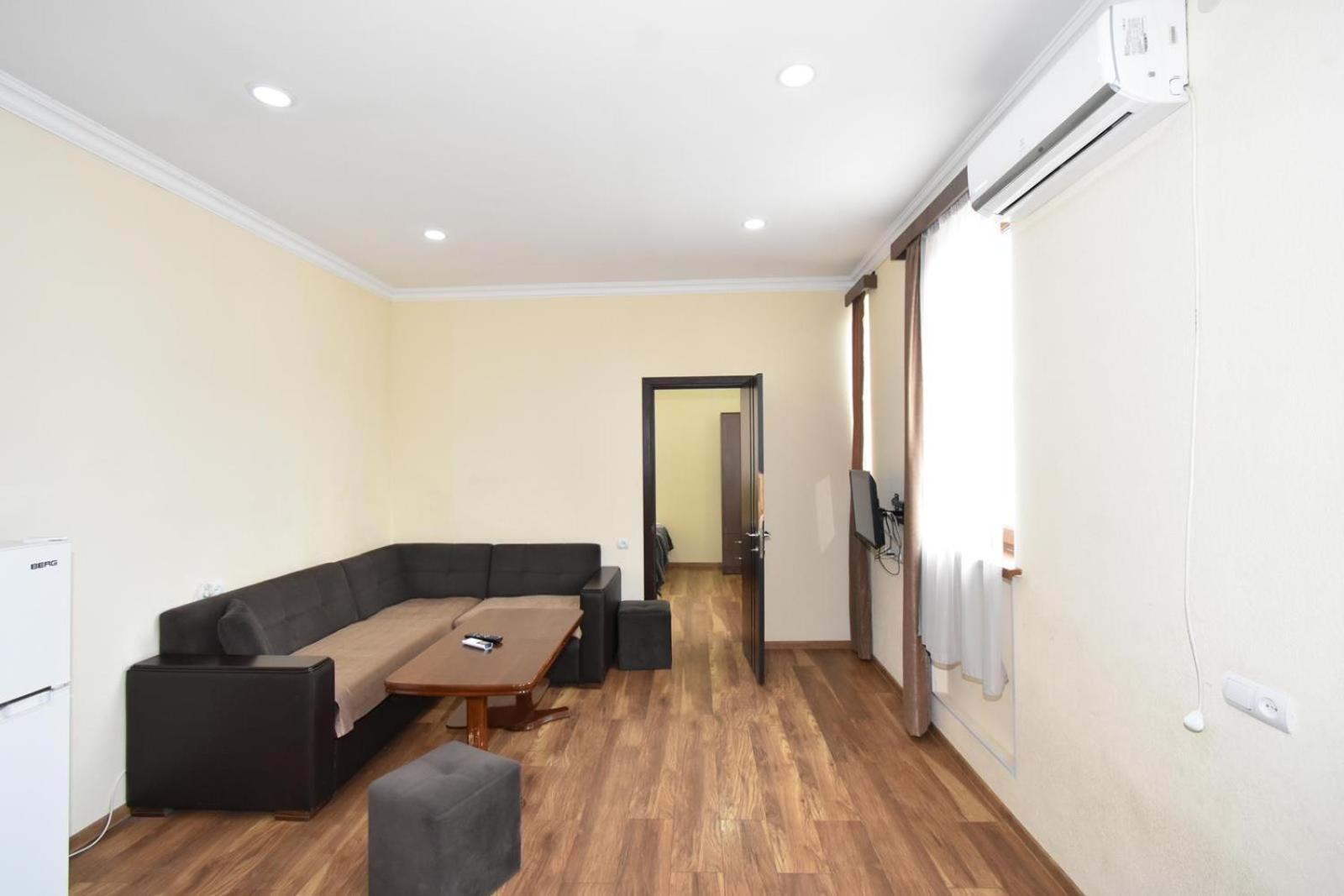 יירבאן Modern Apartments And Tours מראה חיצוני תמונה